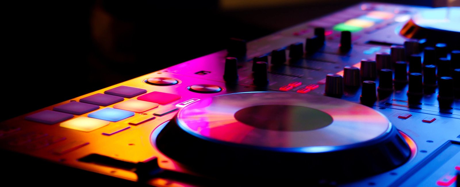Why Music Producers are the best Djs - Live Performance